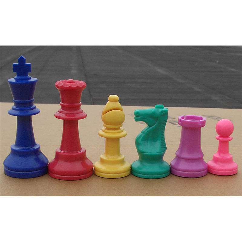Board Game Queen - Шахматы пластиковые цветные, 17 шт., полунаборы,